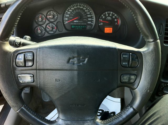 2004 Chevrolet Monte Carlo 4dr Sdn Auto (natl) Hatchback