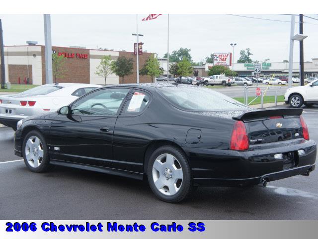 2006 Chevrolet Monte Carlo 4dr Sdn Auto (natl) Hatchback