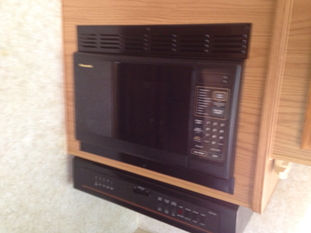 1997 Chevrolet P30 FWD 5dr Wgn I4 CVT