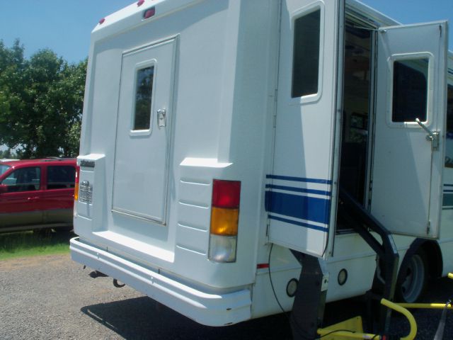 1999 Chevrolet P30 Unknown