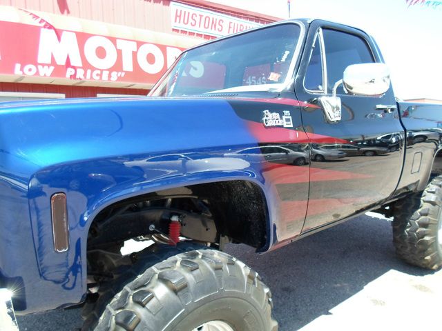 1977 Chevrolet Pickup Lariat/ 4 Wheel Drive