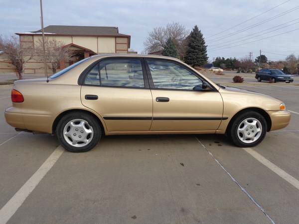 2000 Chevrolet Prizm Base