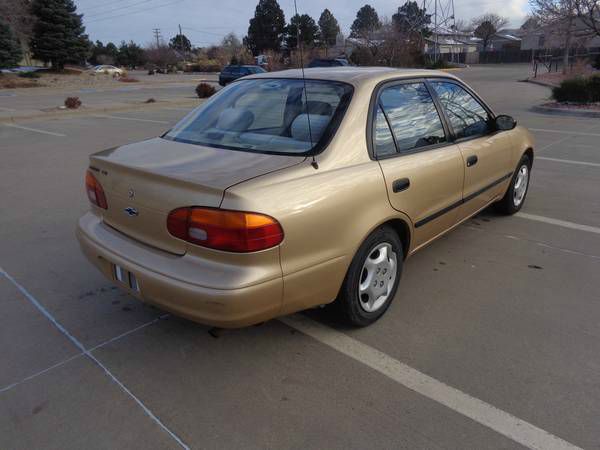 2000 Chevrolet Prizm Base