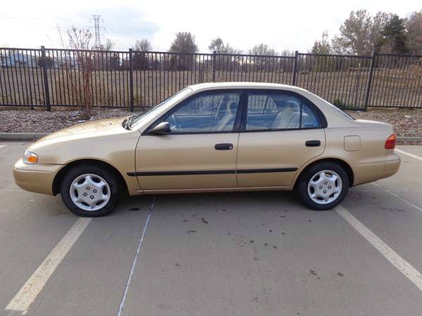 2000 Chevrolet Prizm Base