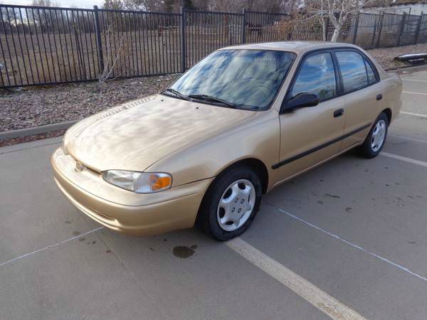 2000 Chevrolet Prizm Base