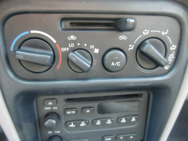 2000 Chevrolet Prizm 4dr Sdn I4 CVT S