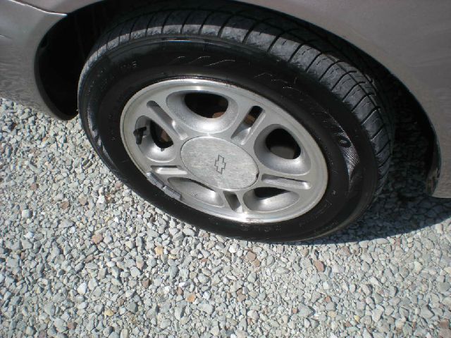 2001 Chevrolet Prizm 4dr Sdn I4 CVT S