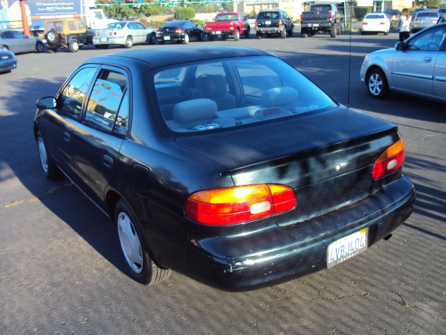 2001 Chevrolet Prizm 4dr Sdn I4 CVT S