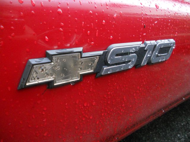 1996 Chevrolet S-10 Eddie Baurer - Liquidator