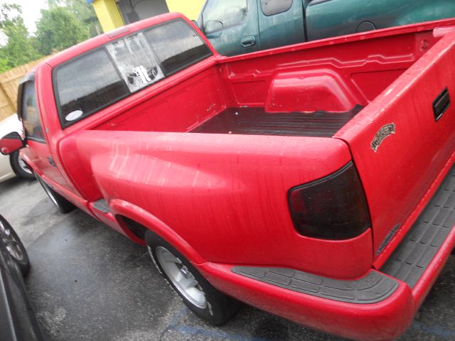 1996 Chevrolet S-10 Eddie Baurer - Liquidator