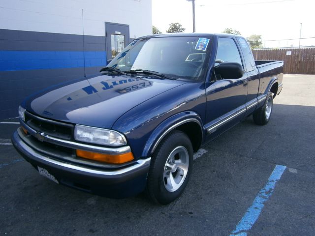 2000 Chevrolet S-10 T6 Sport Utility 4D