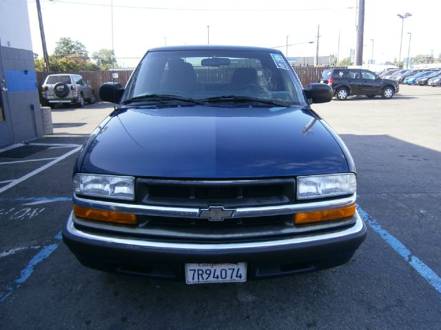 2000 Chevrolet S-10 T6 Sport Utility 4D