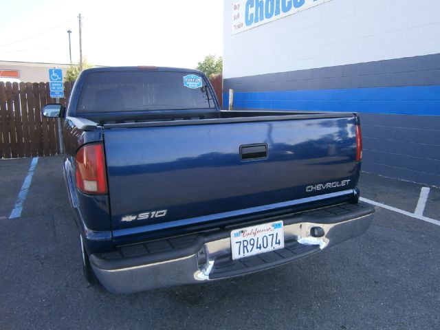 2000 Chevrolet S-10 T6 Sport Utility 4D