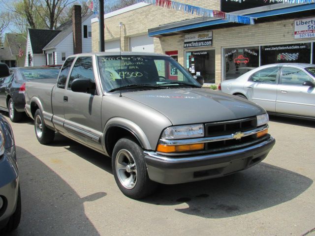 2000 Chevrolet S-10 T6 Sport Utility 4D
