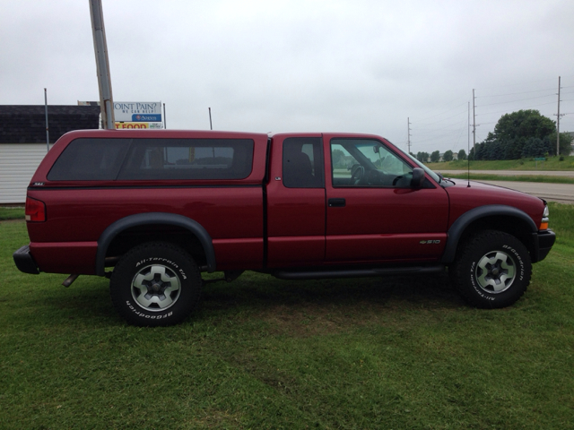 2000 Chevrolet S-10 2dr Cpe Auto W/moonroof