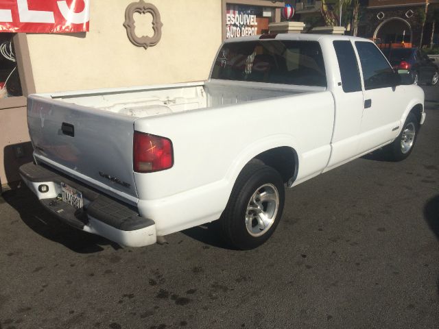 2002 Chevrolet S-10 2.5 AWD SUV
