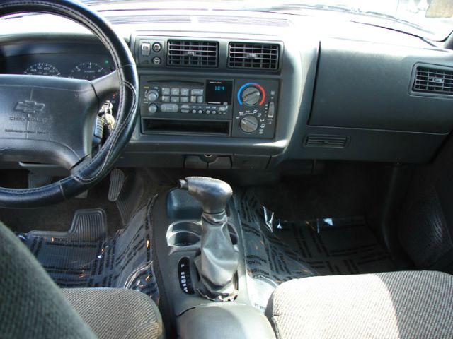 1997 Chevrolet S10 Handicap Lift And Control Leg 1 Owner