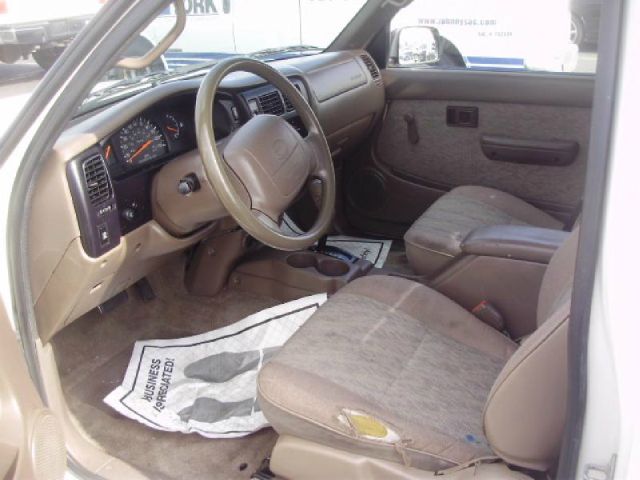 1998 Chevrolet S10 4dr Sdn Auto GLS w/XM