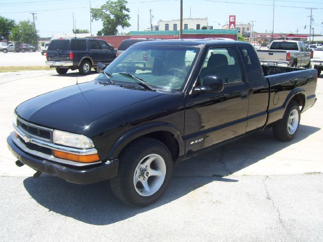 1998 Chevrolet S10 4dr Sdn Auto GLS w/XM