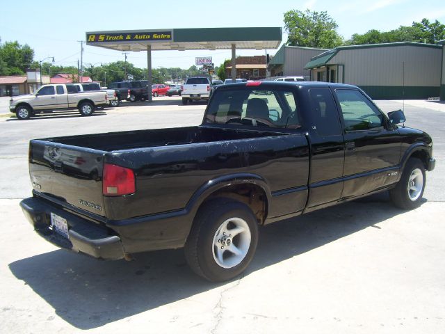 1998 Chevrolet S10 4dr Sdn Auto GLS w/XM
