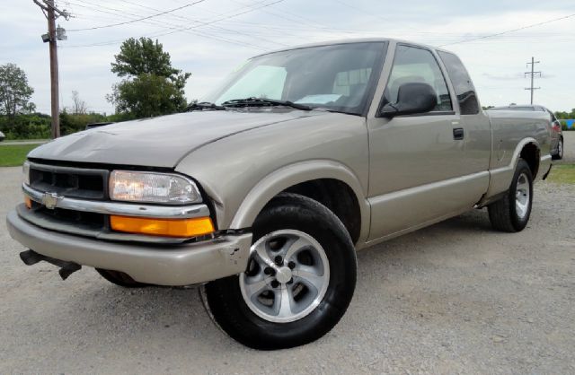 1998 Chevrolet S10 4dr Sdn Auto GLS w/XM