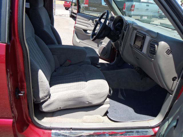 1998 Chevrolet S10 4dr Sdn Auto GLS w/XM