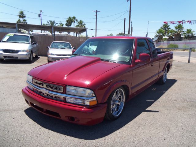 1998 Chevrolet S10 4dr Sdn Auto GLS w/XM