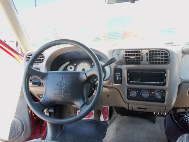 1998 Chevrolet S10 4dr Sdn Auto GLS w/XM