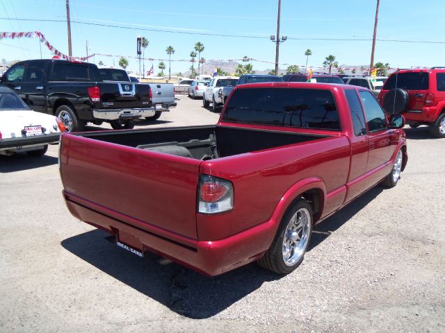 1998 Chevrolet S10 4dr Sdn Auto GLS w/XM