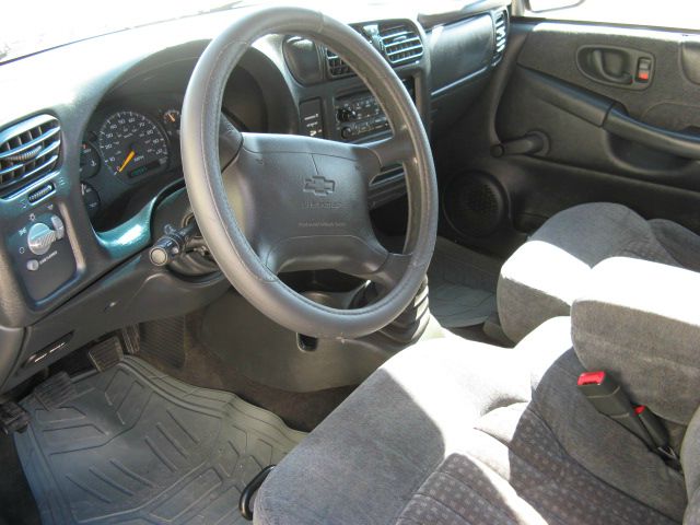 1998 Chevrolet S10 4dr Sdn Auto GLS w/XM
