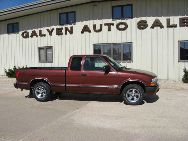 1998 Chevrolet S10 4dr Sdn Auto GLS w/XM
