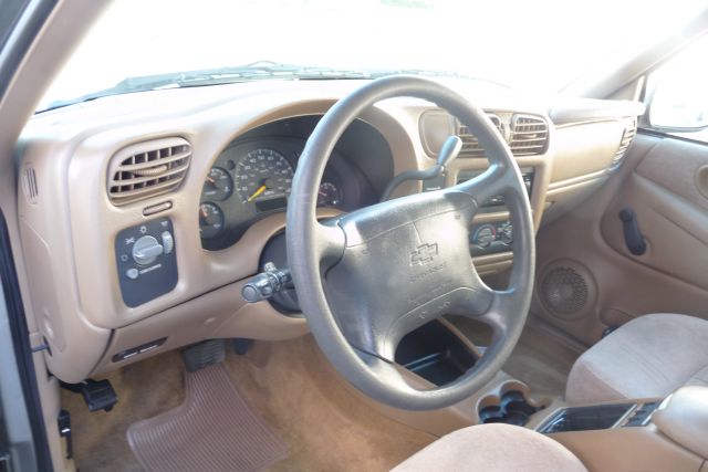 1998 Chevrolet S10 4dr Sdn Auto GLS w/XM