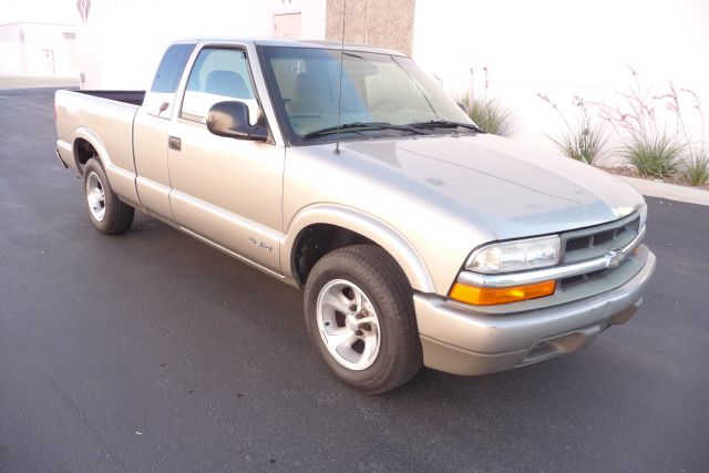 1998 Chevrolet S10 4dr Sdn Auto GLS w/XM