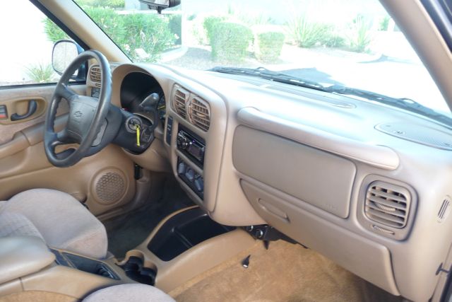 1998 Chevrolet S10 4dr Sdn Auto GLS w/XM
