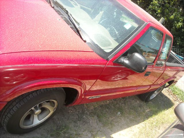 1998 Chevrolet S10 4dr Sdn Auto GLS w/XM
