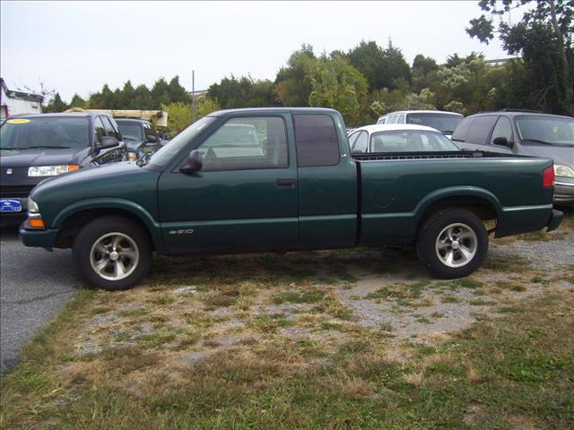 1998 Chevrolet S10 5dr LE FWD