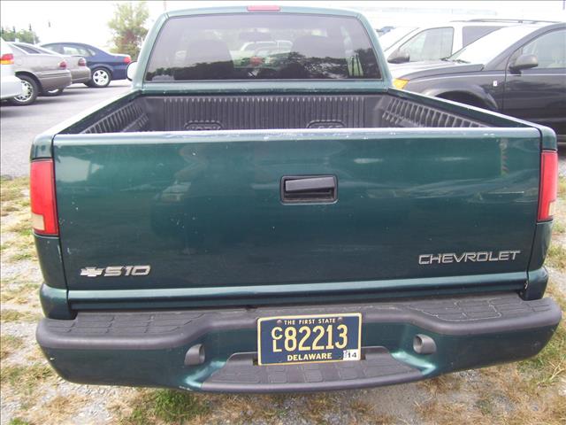 1998 Chevrolet S10 5dr LE FWD