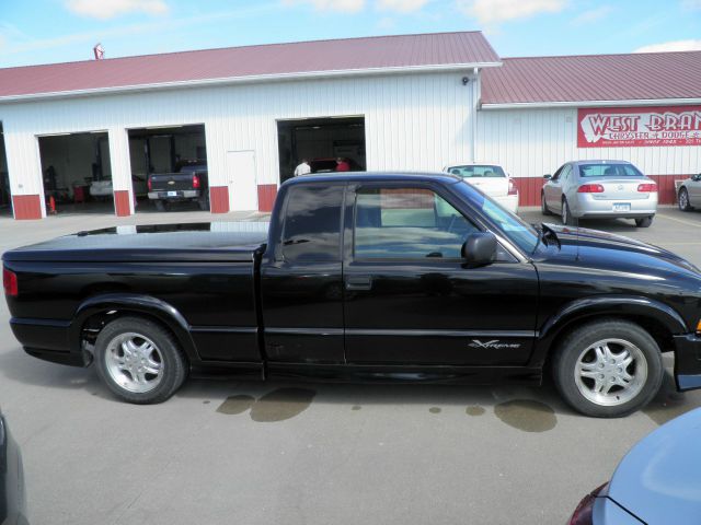 1999 Chevrolet S10 4dr Sdn Auto GLS w/XM