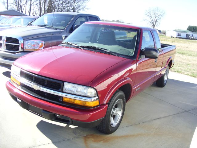1999 Chevrolet S10 4dr Sdn Auto GLS w/XM