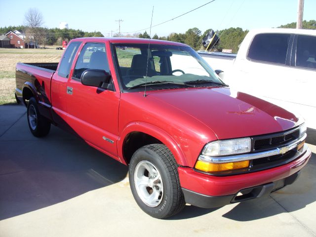 1999 Chevrolet S10 4dr Sdn Auto GLS w/XM