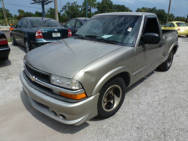 1999 Chevrolet S10 Short Box Standard