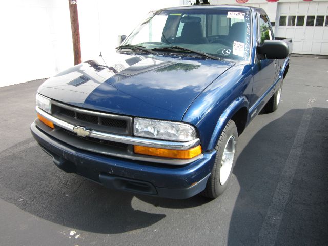 1999 Chevrolet S10 4dr Sdn Auto GLS w/XM