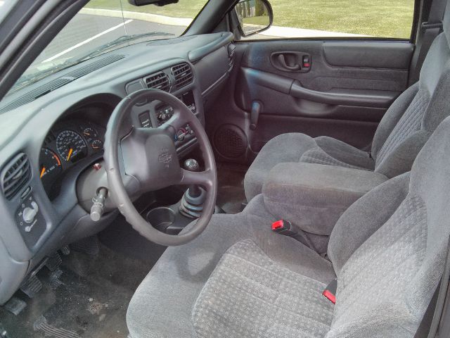 1999 Chevrolet S10 4dr Sdn Auto GLS w/XM