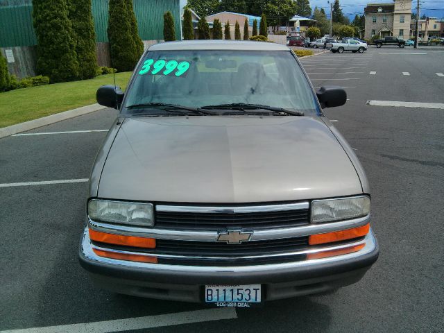 1999 Chevrolet S10 4dr Sdn Auto GLS w/XM