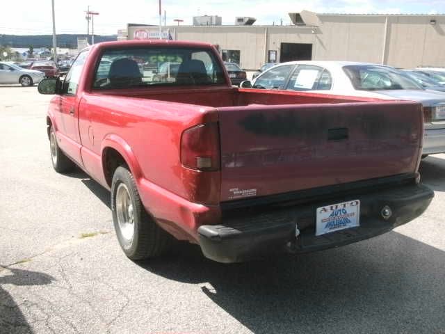 1999 Chevrolet S10 Short Box Standard