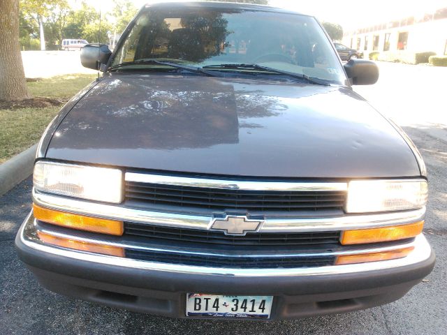 1999 Chevrolet S10 4dr Sdn Auto GLS w/XM