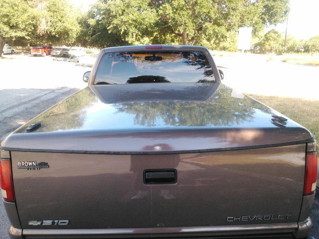 1999 Chevrolet S10 4dr Sdn Auto GLS w/XM