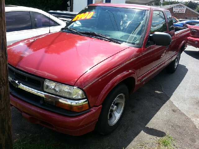 1999 Chevrolet S10 4dr Sdn Auto GLS w/XM