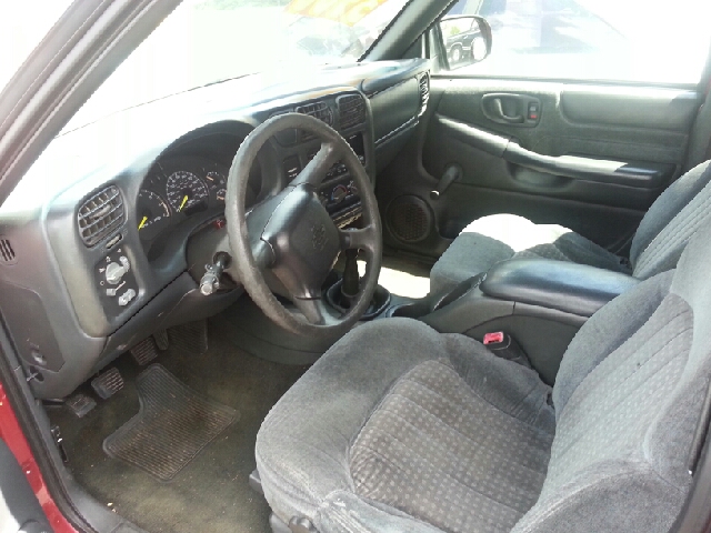 1999 Chevrolet S10 4dr Sdn Auto GLS w/XM