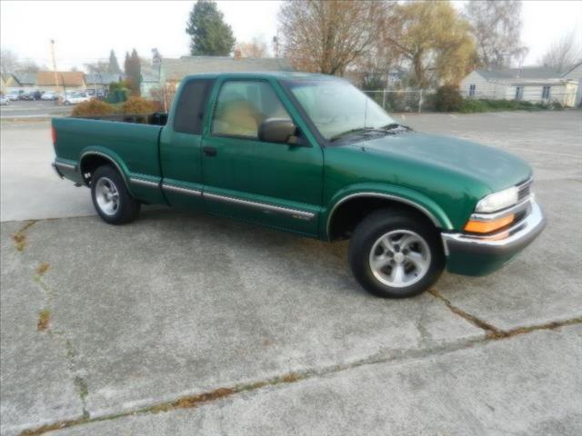 1999 Chevrolet S10 XLT 2WD